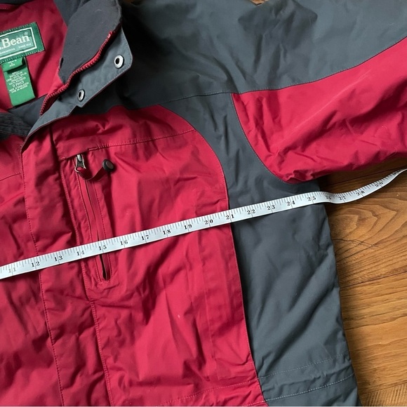LL Bean Men’s Red & Grey Hooded Ski Parka - Picture 9 of 12